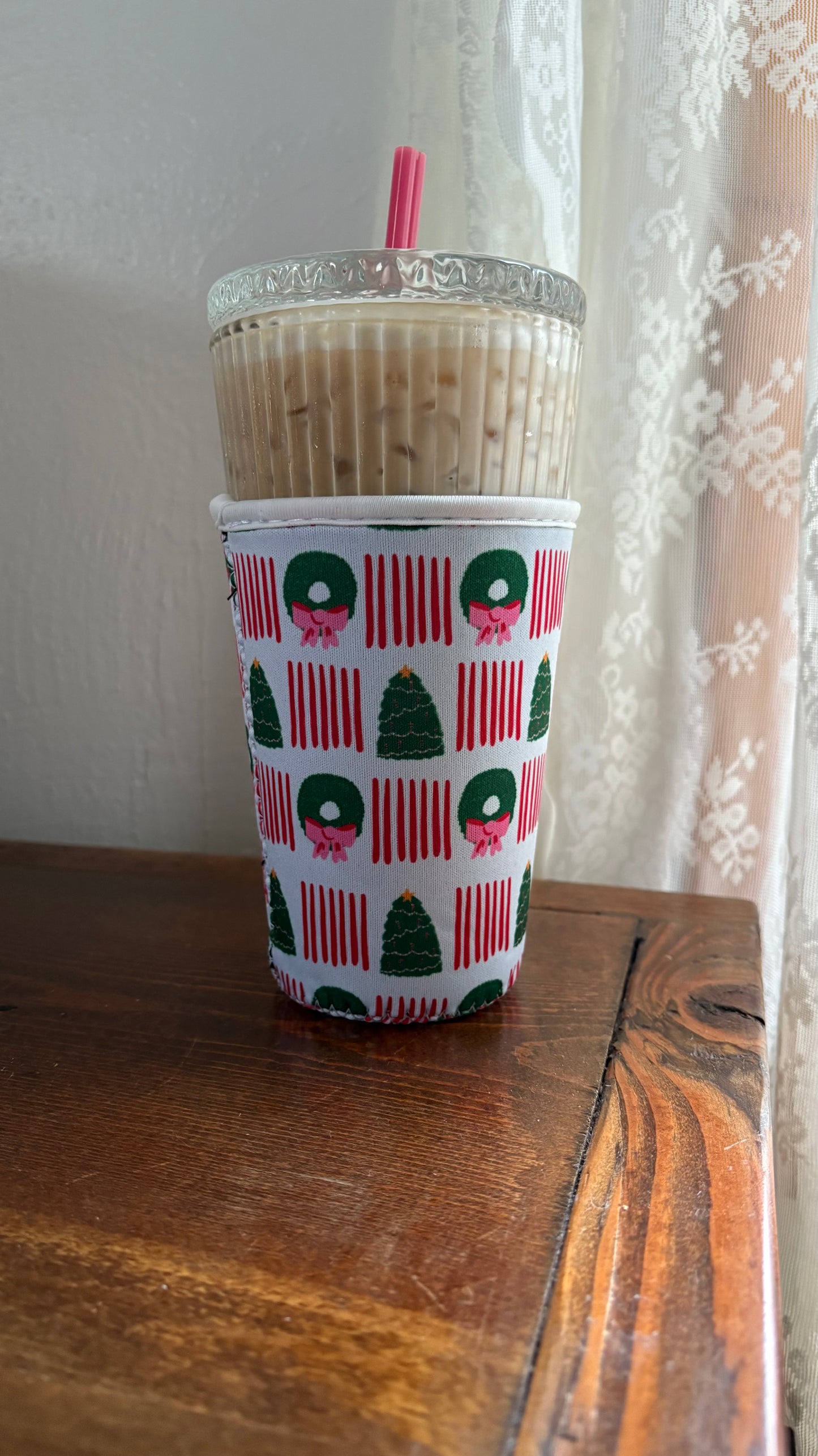 Christmas Tree and Wreaths Drink Sleeve