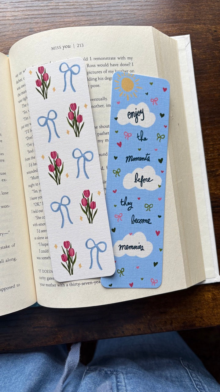 Tulip Town Linen Bookmark Set
